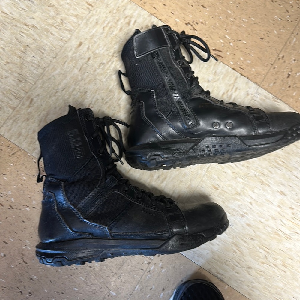 Men’s 5.11 high boots